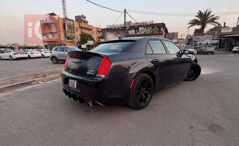 كرايسلر 300